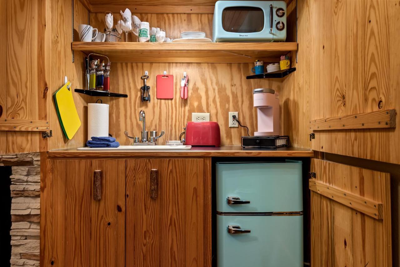 The Woods Cabins ยูเรกาสปริงส์ ภายนอก รูปภาพ
