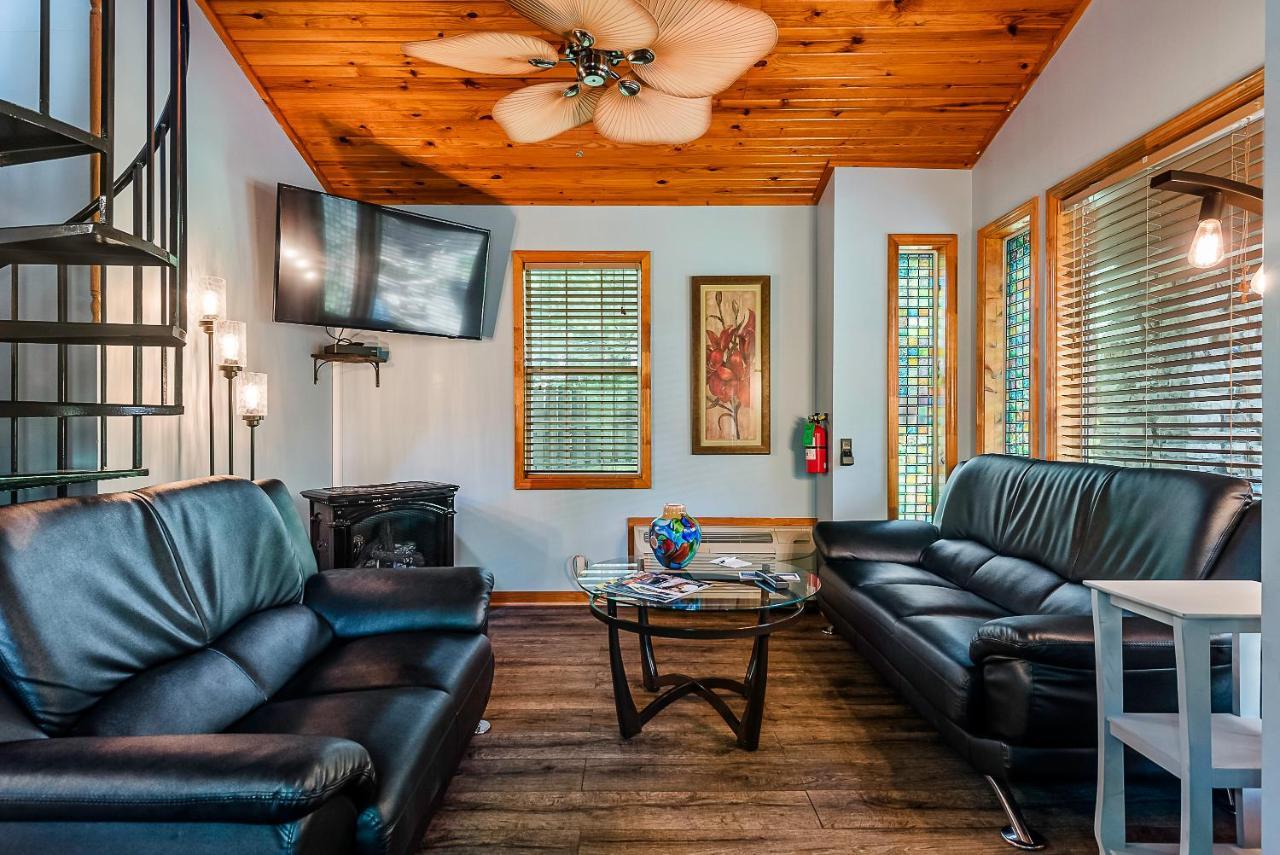 The Woods Cabins ยูเรกาสปริงส์ ภายนอก รูปภาพ