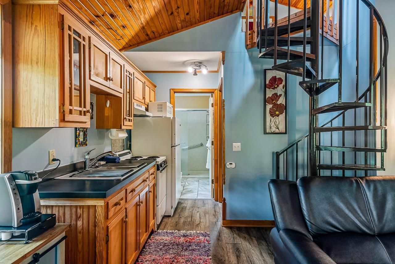 The Woods Cabins ยูเรกาสปริงส์ ภายนอก รูปภาพ