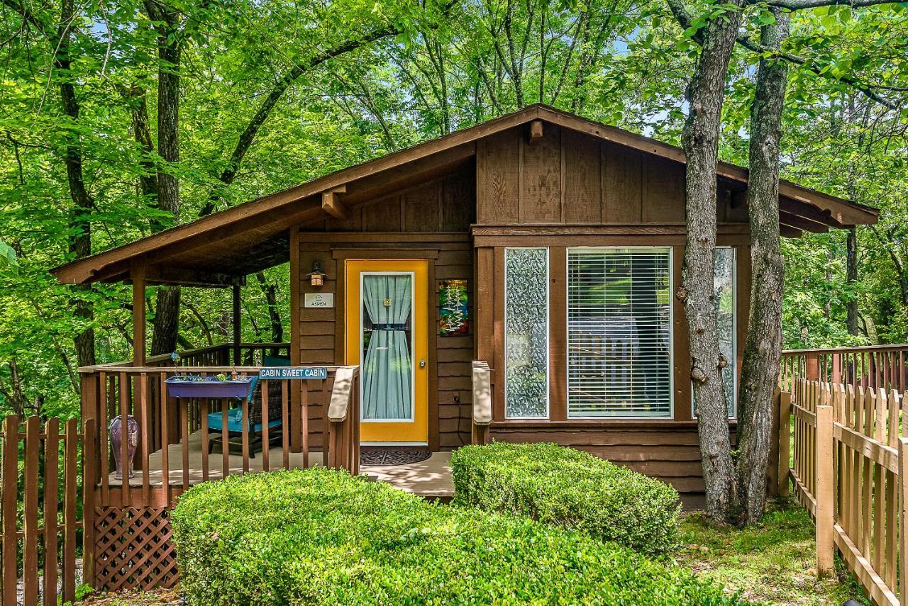 The Woods Cabins ยูเรกาสปริงส์ ภายนอก รูปภาพ